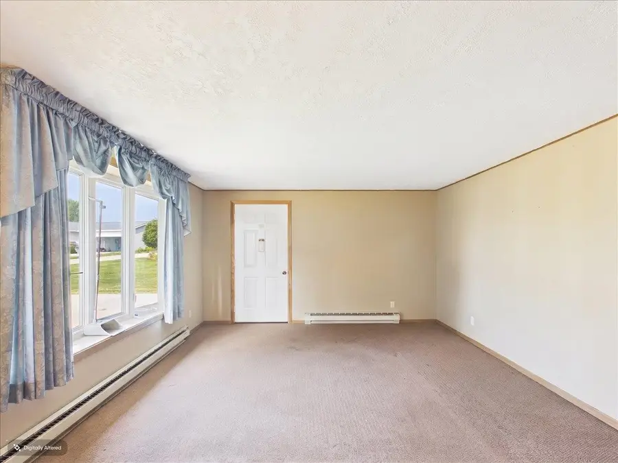 1114 Lynwood Court, Freeport, IL 61032 - #3