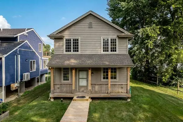 11101 EDGEMERE Terrace, ROSCOE, IL 61073