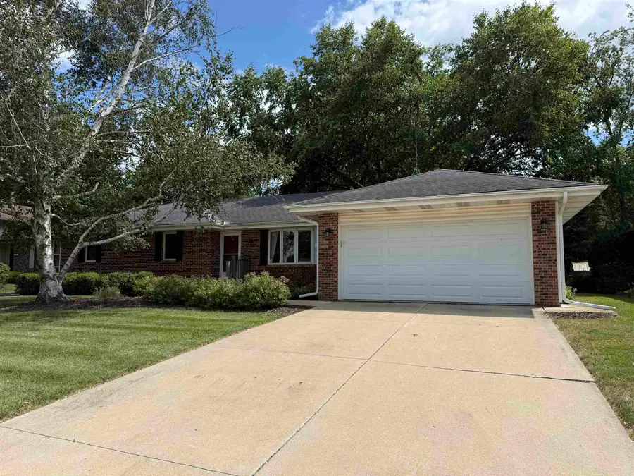 2109 W Cimarron Drive, Freeport, IL 61032 - #2