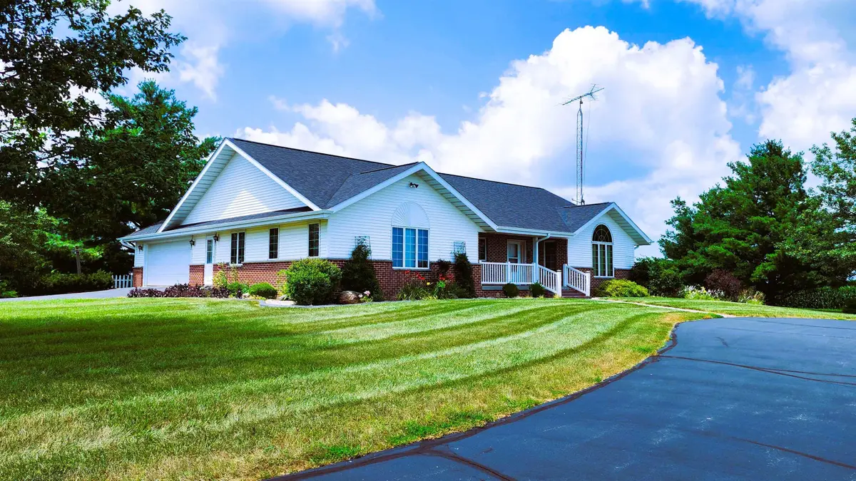 11056 Center Road, Durand, IL 61024 - #1