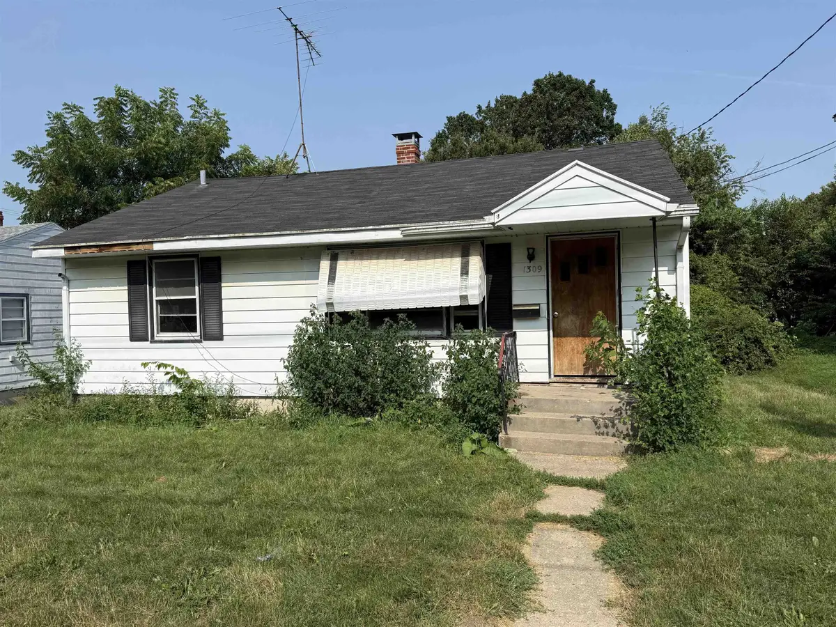 1309 S Float Avenue, Freeport, IL 61032 - #1