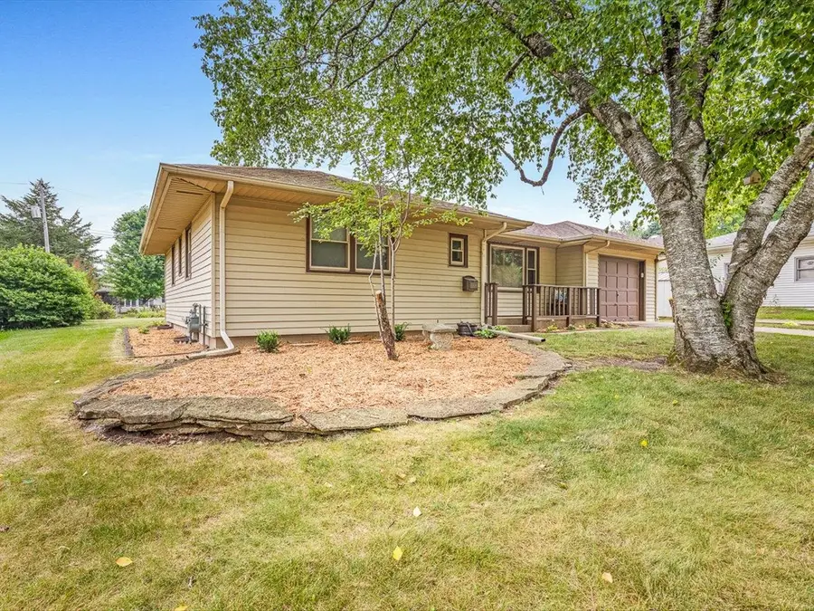 3816 Beach St, Rockford, IL 61108 - #3