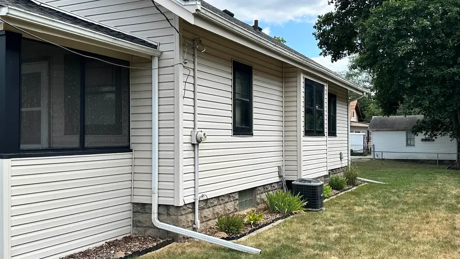 1621 Latham Street, Rockford, IL 61103 - #3