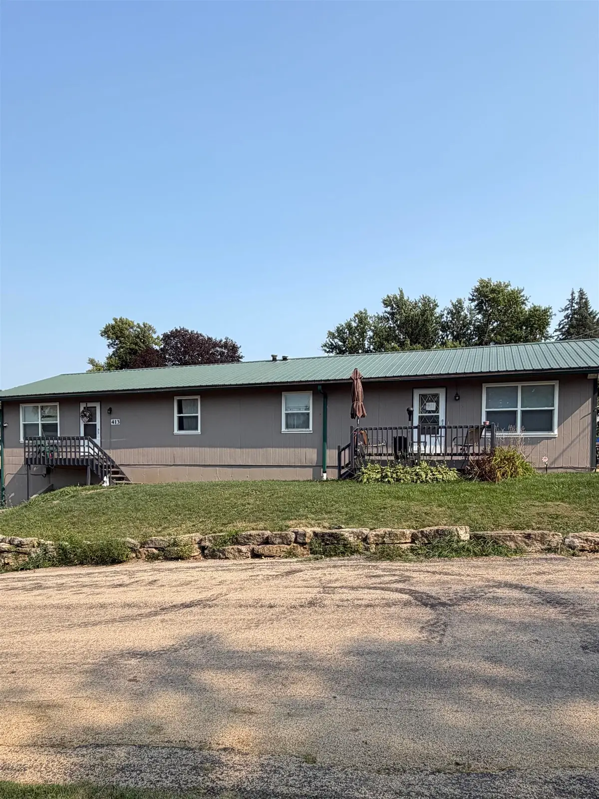 411 E Sycamore Street, Elizabeth, IL 61028 - #1