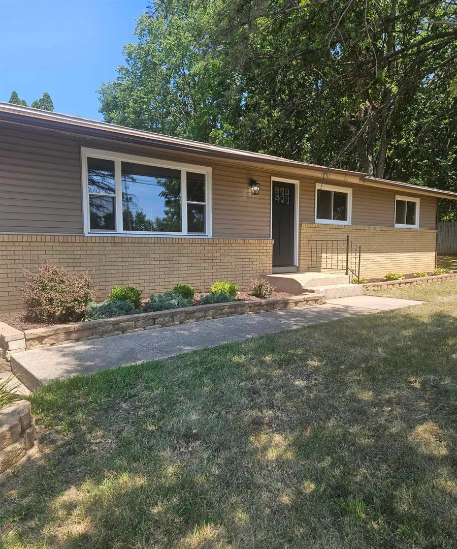 421 E Main Street, Rockton, IL 61072 - #2