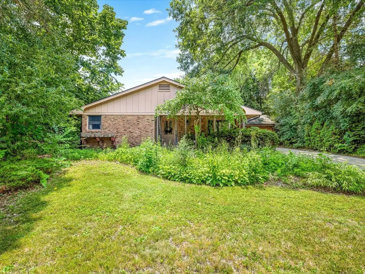 4721 Brookview Rd, Rockford, IL 61107 - #1