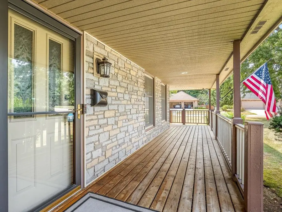 1301 Albany Lane, Rockford, IL 61107 - #3