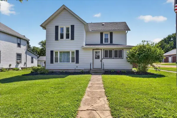 411 Main Street, LEAF RIVER, IL 61047