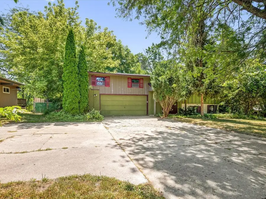 2519 Highcrest Road, Rockford, IL 61107 - #3