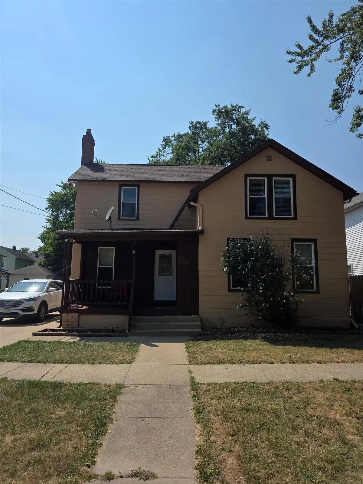 708 S Blackhawk, Freeport, IL 61032 - #1