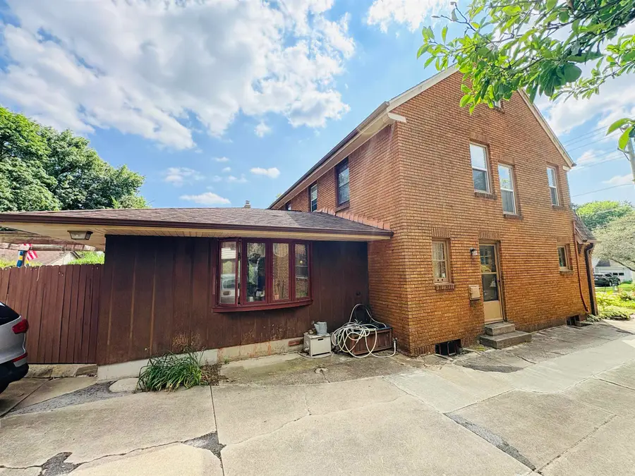 901 Parkview Avenue, Rockford, IL 61107 - #2