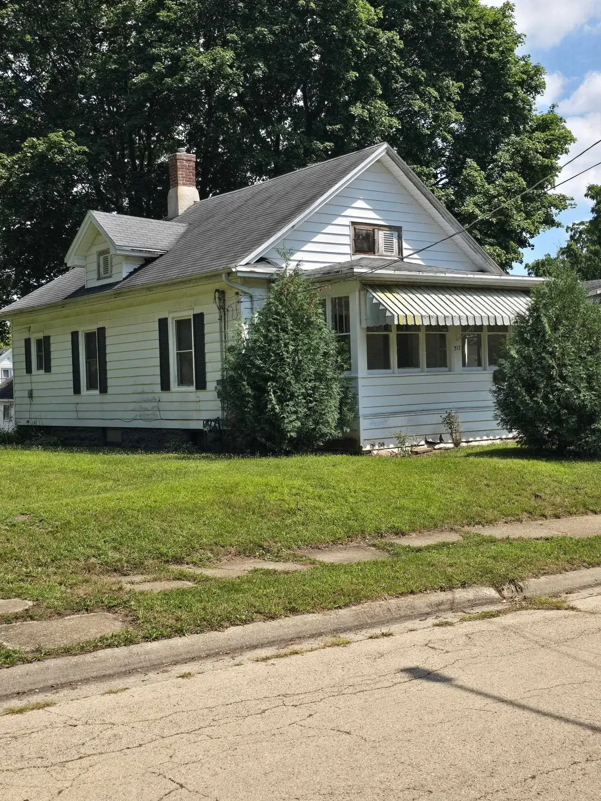 317 N Hinkley Avenue, Rockford, IL 61101 - #1