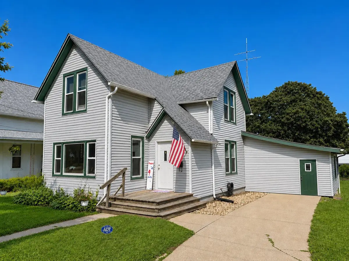 507 N Broad Street, Lanark, IL 61046 - #1