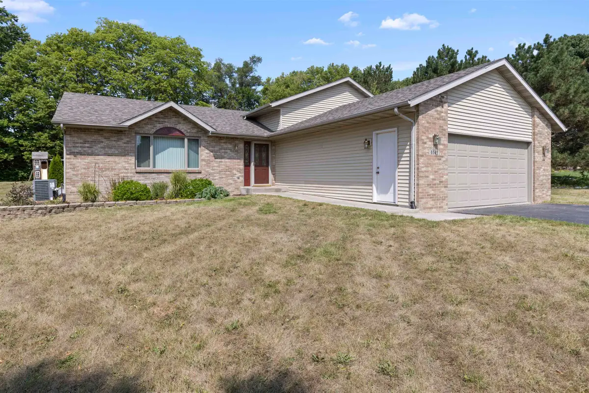 6541 Erin Way, Roscoe, IL 61073 - #1