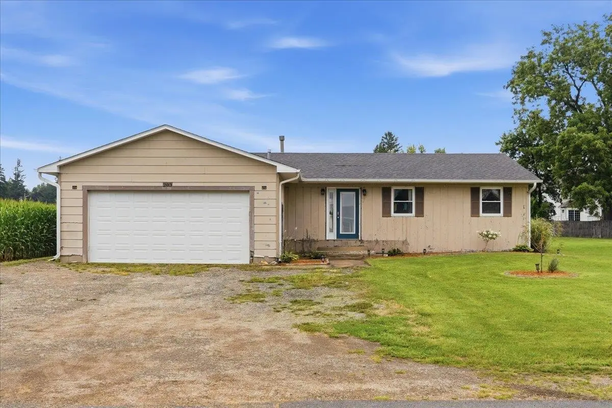 203 W Nissen Stigen, Lee, IL 60530 - #1