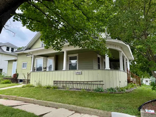 109 E Rapp Street, MOUNT CARROLL, IL 61053