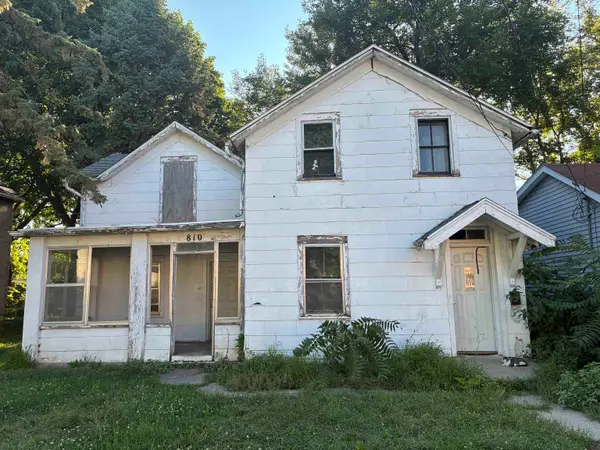 810 S State Avenue, FREEPORT, IL 61032
