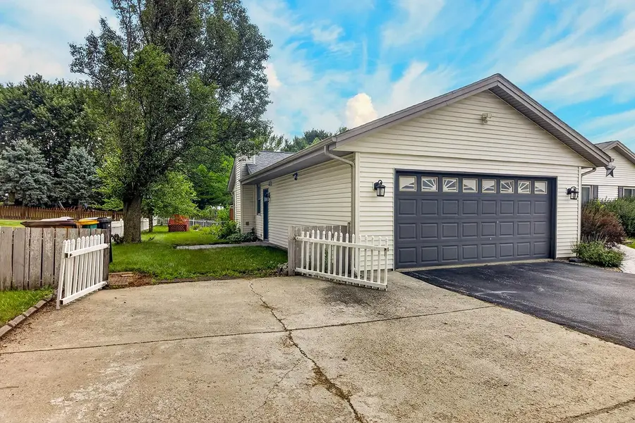 9289 Old Towne Court, Roscoe, IL 61073 - #3
