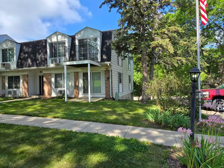700 kiwanis Drive, Freeport, IL 61032 - #2