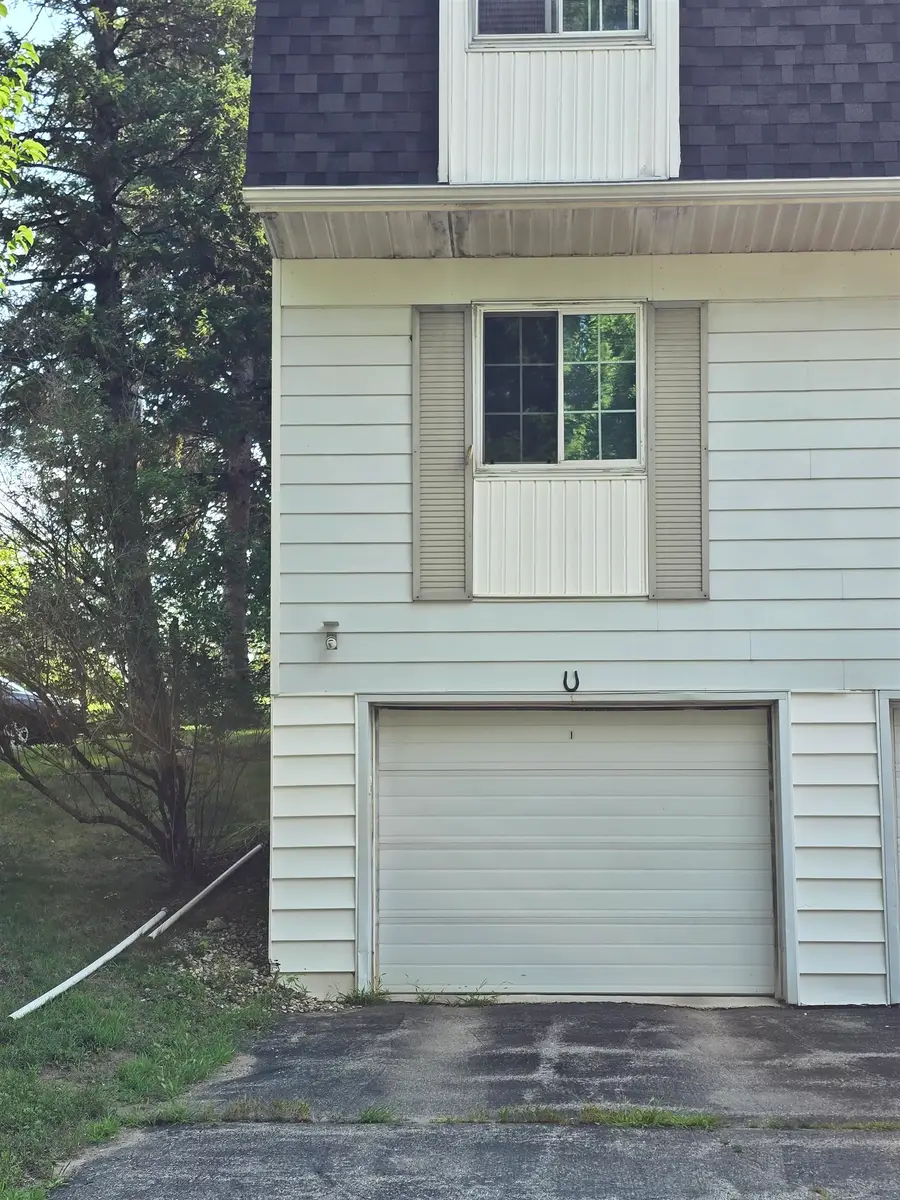 700 kiwanis Drive, Freeport, IL 61032 - #3