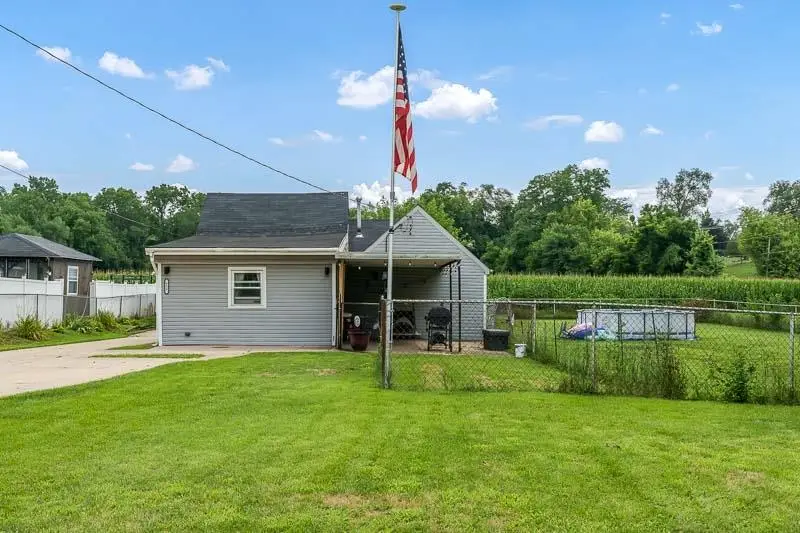 610 Clark Street, South Beloit, IL 61080 - #3