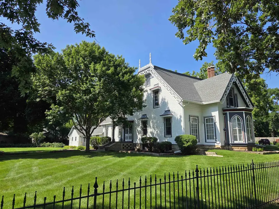 425 W LINCOLN Avenue, Belvidere, IL 61008 - #2