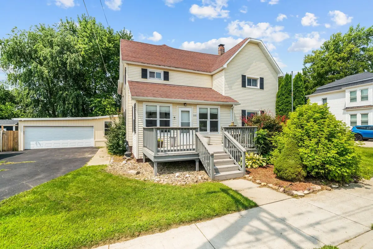 240 Peru, Paw Paw, IL 61353 - #1