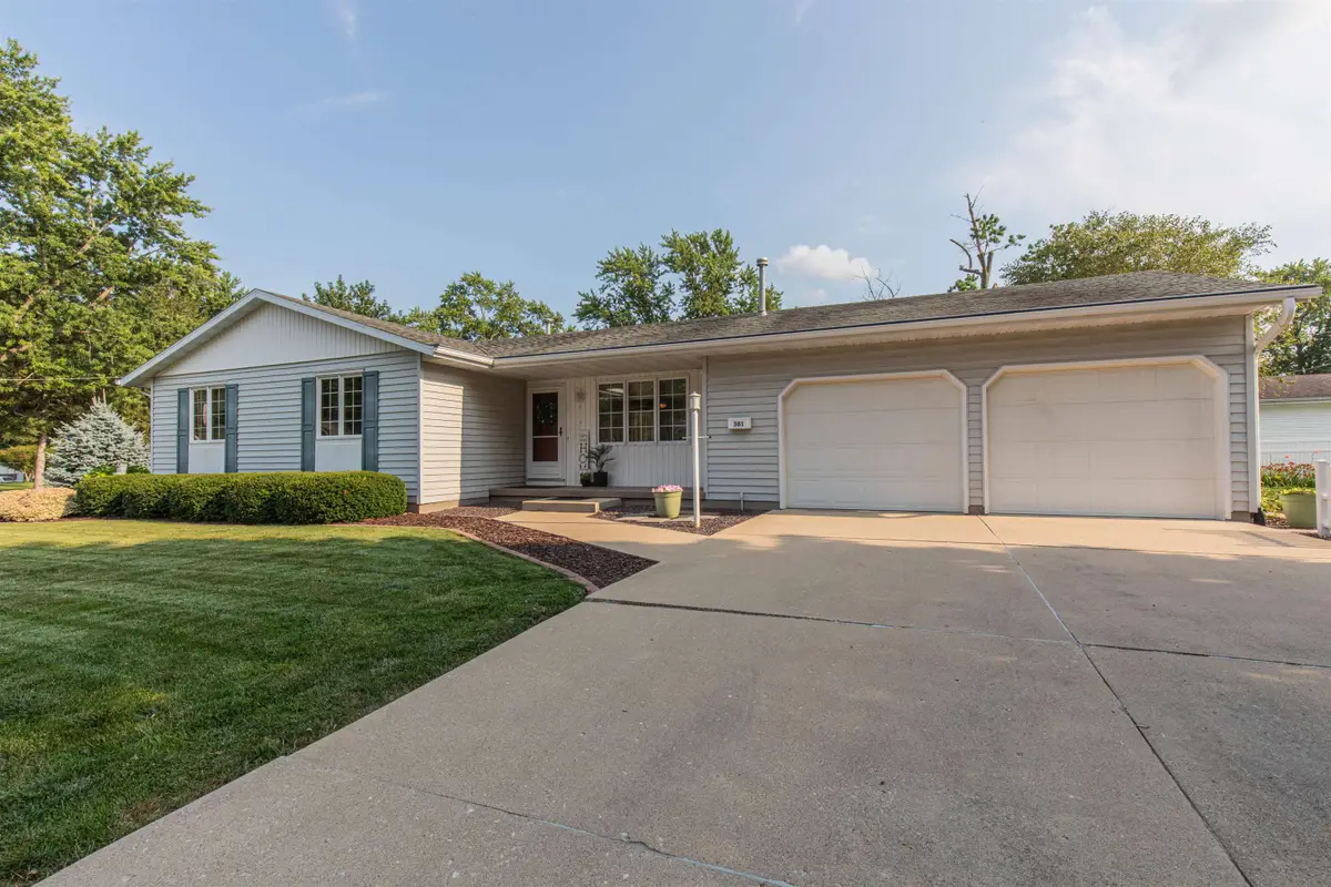 301 9th Street, Mendota, IL 61342 - #1