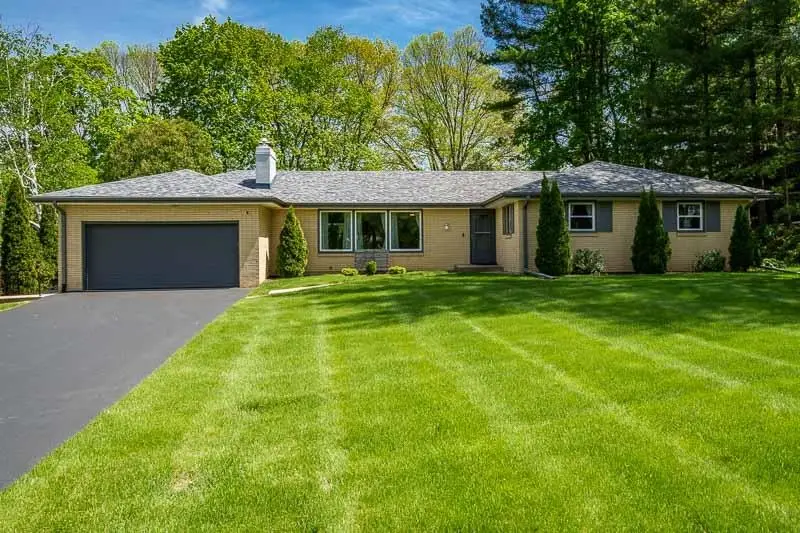 2015 GLENVIEW Road, Rockford, IL 61107 - #1