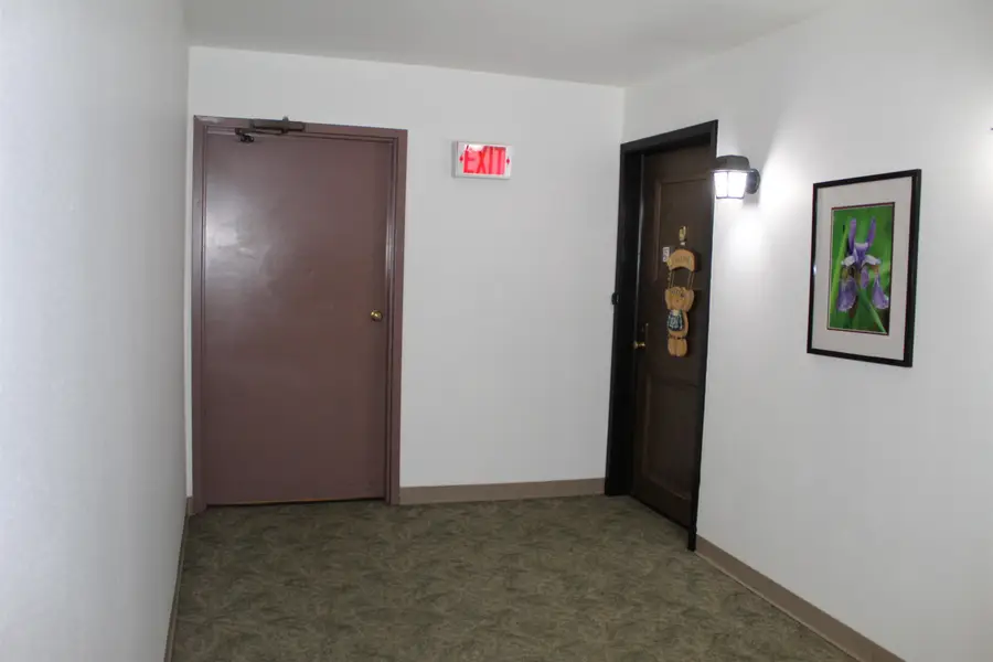 2929 Sunnyside Dr, Rockford, IL 61114 - #3