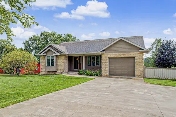 5 Beacon Trail, GALENA, IL 61036