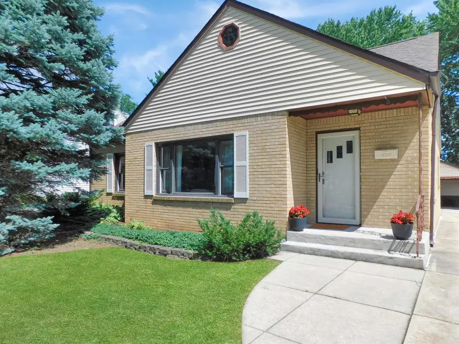 1007 Luther Avenue, Rockford, IL 61107 - #3