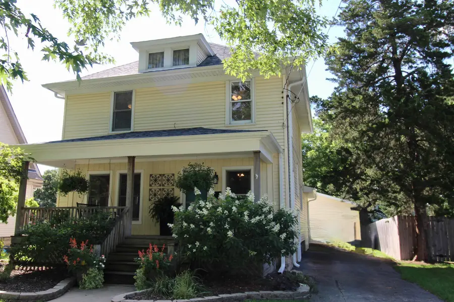826 Roscoe Avenue, South Beloit, IL 61080 - #3