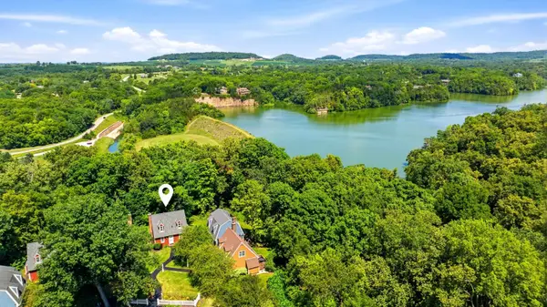 28 Thatcher Lane, GALENA, IL 61036