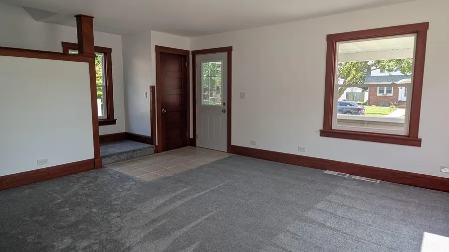 1604 Grant Avenue, Rockford, IL 61103 - #3