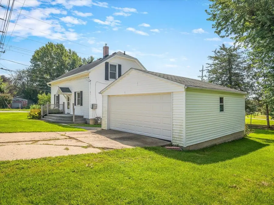 15 W Walnut Street, Cedarville, IL 61013 - #3