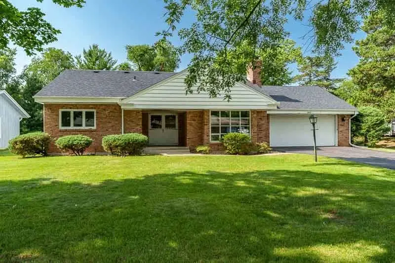 5803 CLARENDON Drive, Rockford, IL 61114 - #2