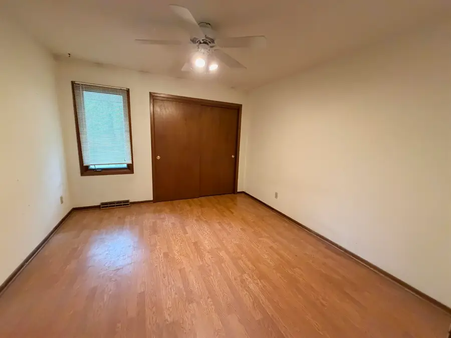 4689 HIGH POINT DR #8, Rockford, IL 61114 - #2