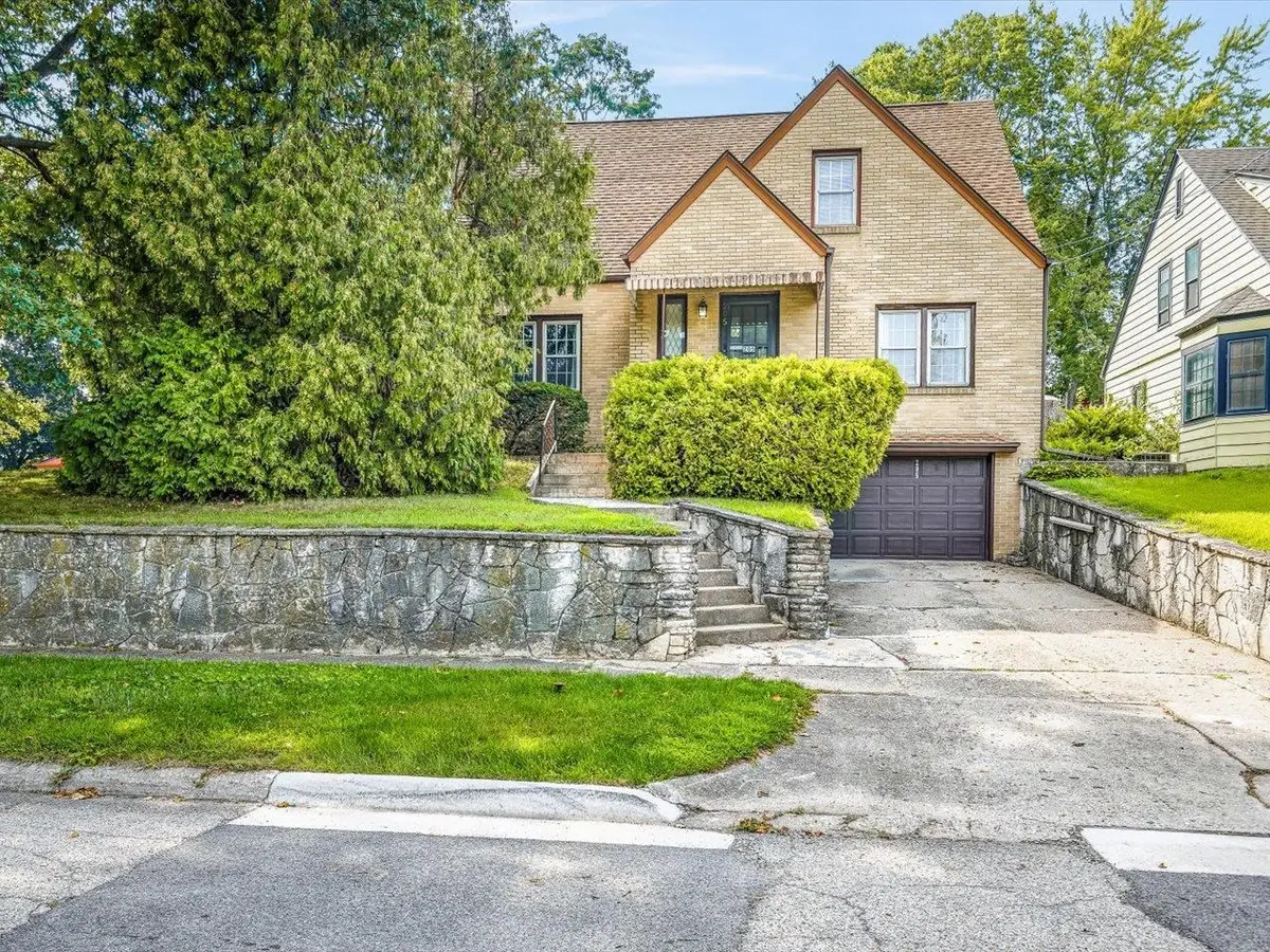 205 ST. Louis Avenue, Rockford, IL 61104 - #1