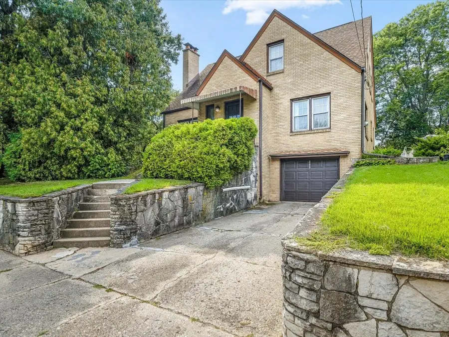 205 ST. Louis Avenue, Rockford, IL 61104 - #2