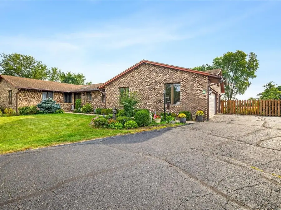 6531 Shadow Ridge Road, Rockford, IL 61107 - #2