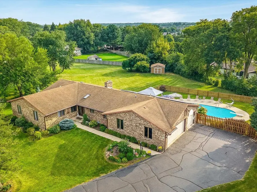 6531 Shadow Ridge Road, Rockford, IL 61107 - #3