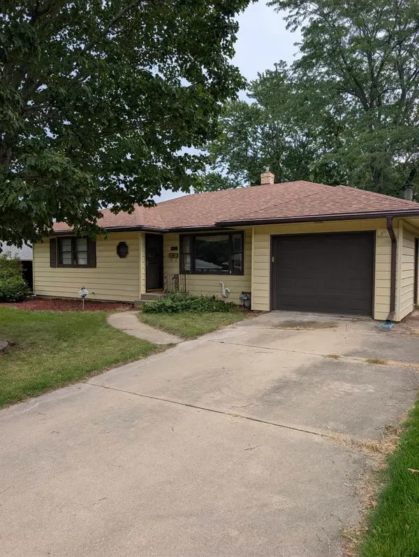 2352 Wisconsin Road, ROCKFORD, IL 61108