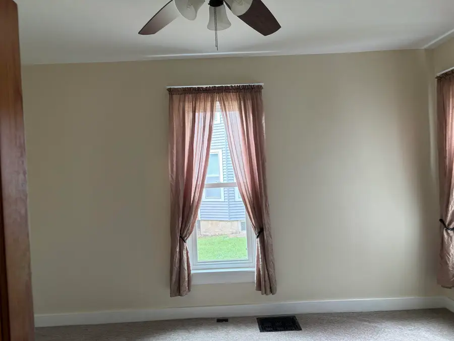 843 W Lincoln, Freeport, IL 61032 - #3