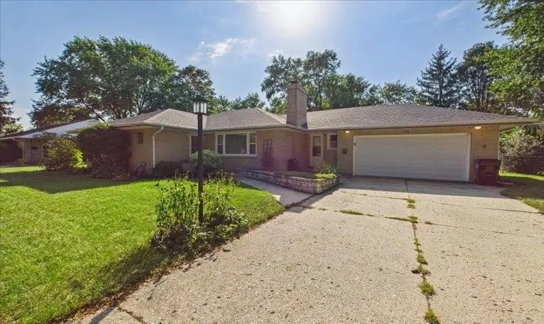 912 Chelsea Avenue, Rockford, IL 61107 - #2
