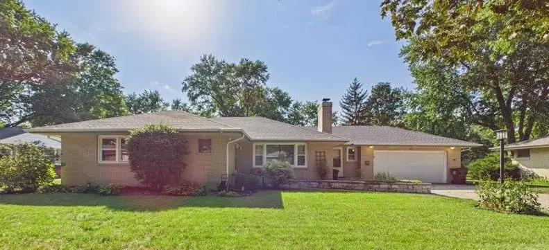 912 Chelsea Avenue, Rockford, IL 61107 - #3