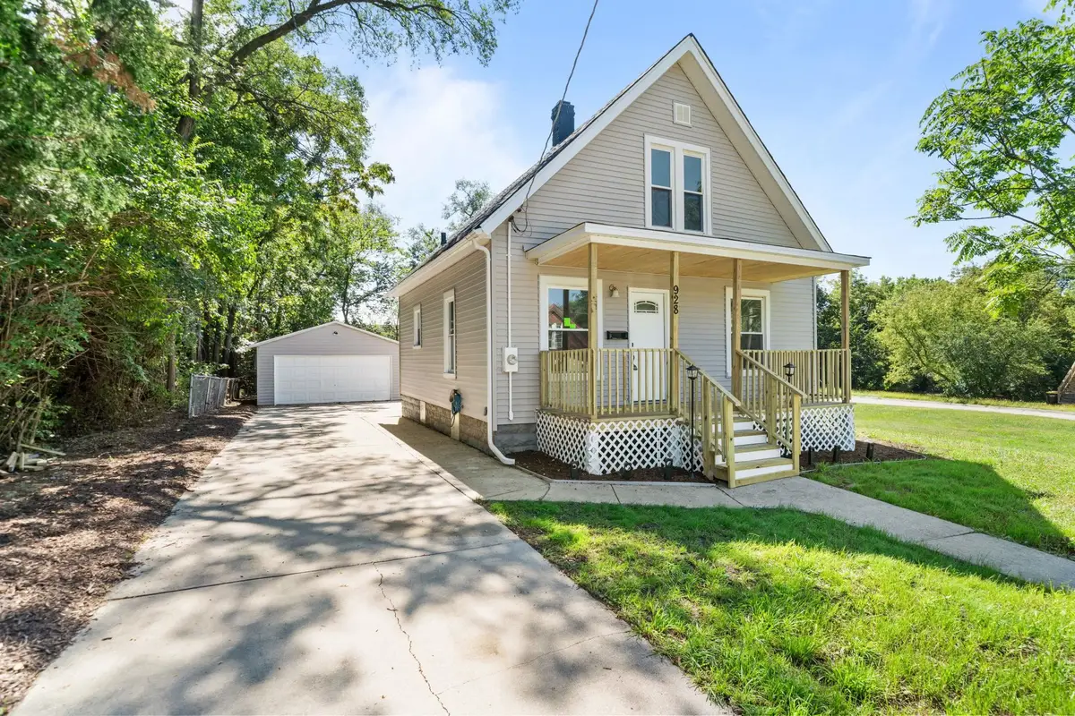 928 Lincoln Avenue, Rockford, IL 61102 - #1
