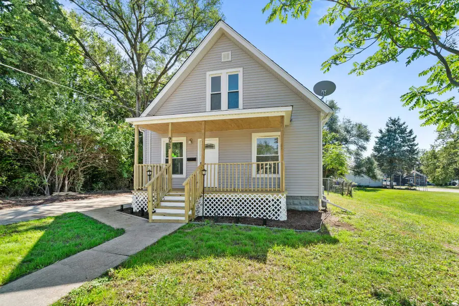 928 Lincoln Avenue, Rockford, IL 61102 - #2