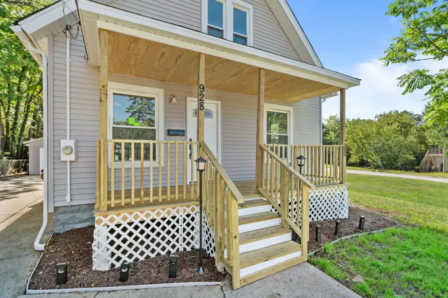 928 Lincoln Avenue, Rockford, IL 61102 - #3
