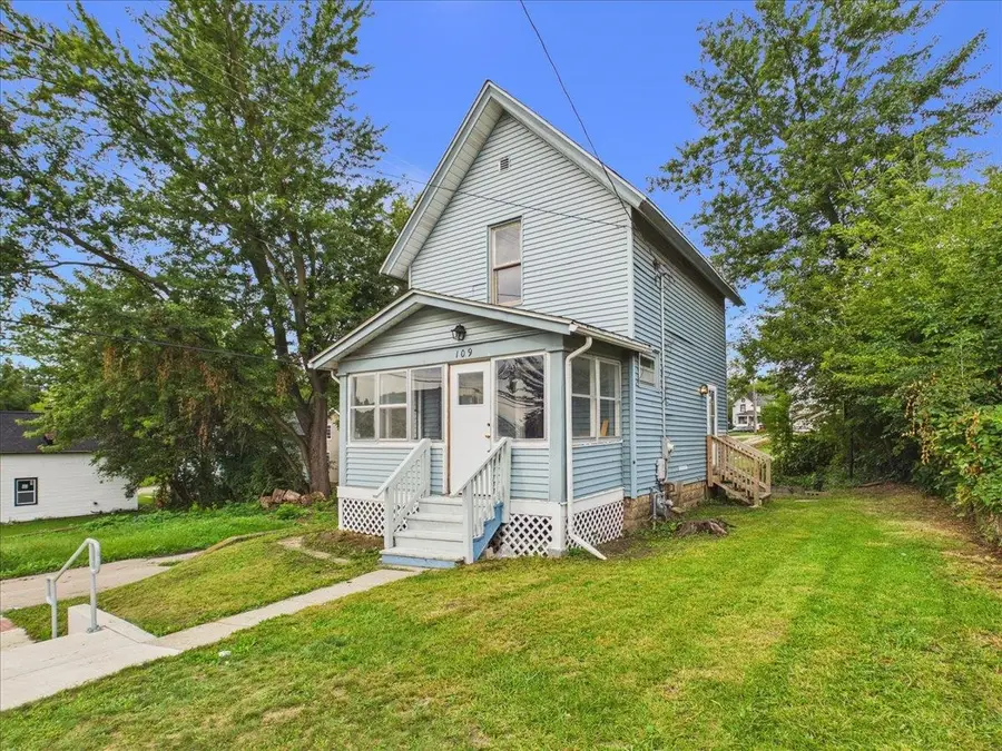109 Webster Avenue, Rockford, IL 61102 - #3